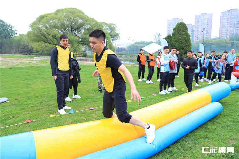 企业趣味运动会策划.jpg