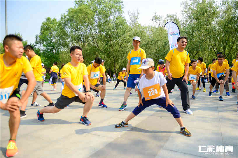 企业马拉松热身.jpg