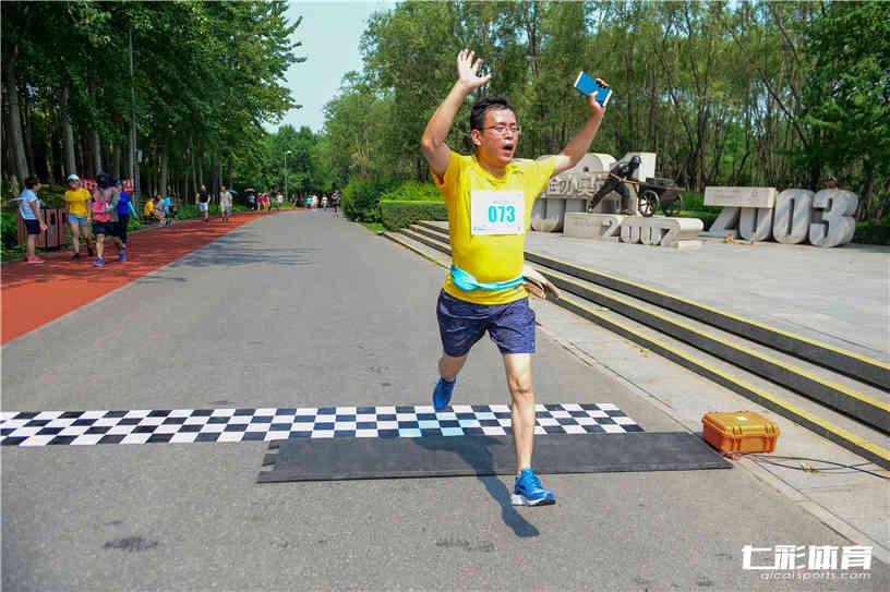 企业马拉松场地布置.jpg