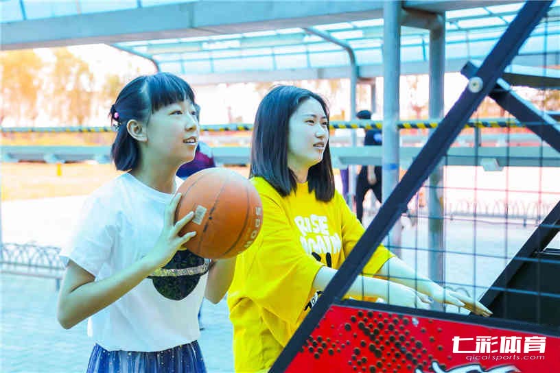 亲子家庭日儿童游乐.jpg